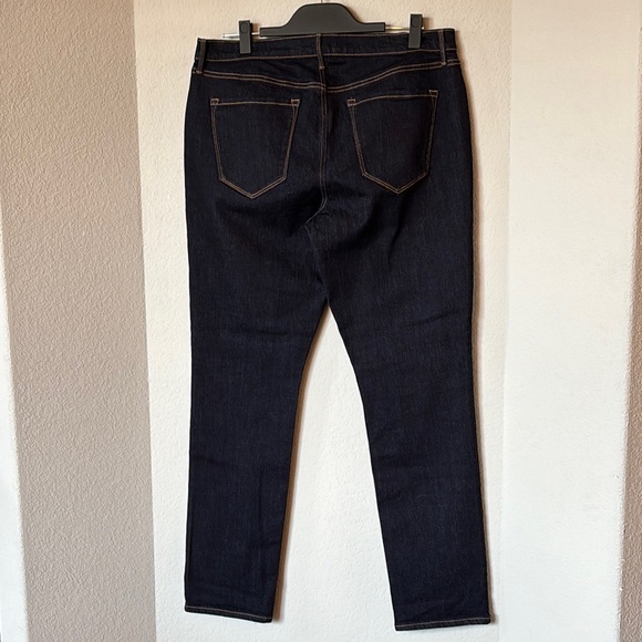 Old Navy Mid-Rise Curvy Straight Leg Dark Wash Jeans Size 14 Regular NWOT - Picture 3 of 9